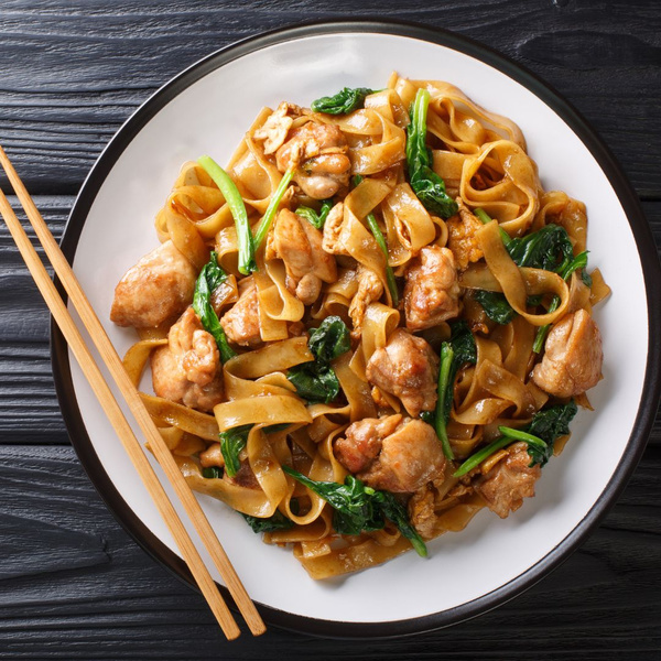 Pad See Εw (Thai Stir Fried Noodles)