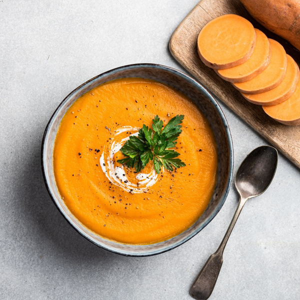 Συνταγή για βελουτέ σούπα γλυκοπατάτας με καρύδα